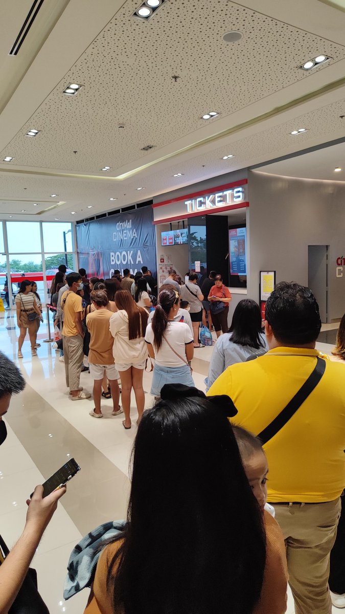 TheResearcherQ's tweet photo. Sabi nila 5:30 pa open ha. Dapat pala kanina pa kami pumila. ππ€§
#RewindMMFF2023 #REWINDMMFF #REWINDEFFECT https://t.co/mtPqRQ3ISn