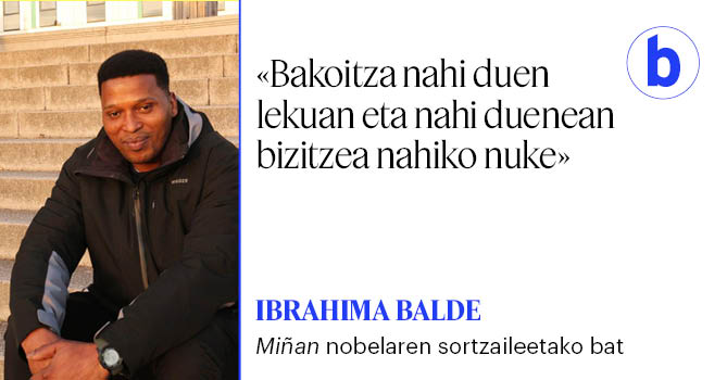 «Oso pozik naiz. Baina, beste alde batetik, oso triste. Maitatzea ezinezkoa zen garaietan  maitatu ninduten». Ibrahima Balde 'Miñan' nobelako ahotsak berriki lortu ditu paperak, eta, horri esker, bere sorterrira iristekoa da gaur. Irakurri elkarrizketa:
berria.eus/bizigiro/nahik…