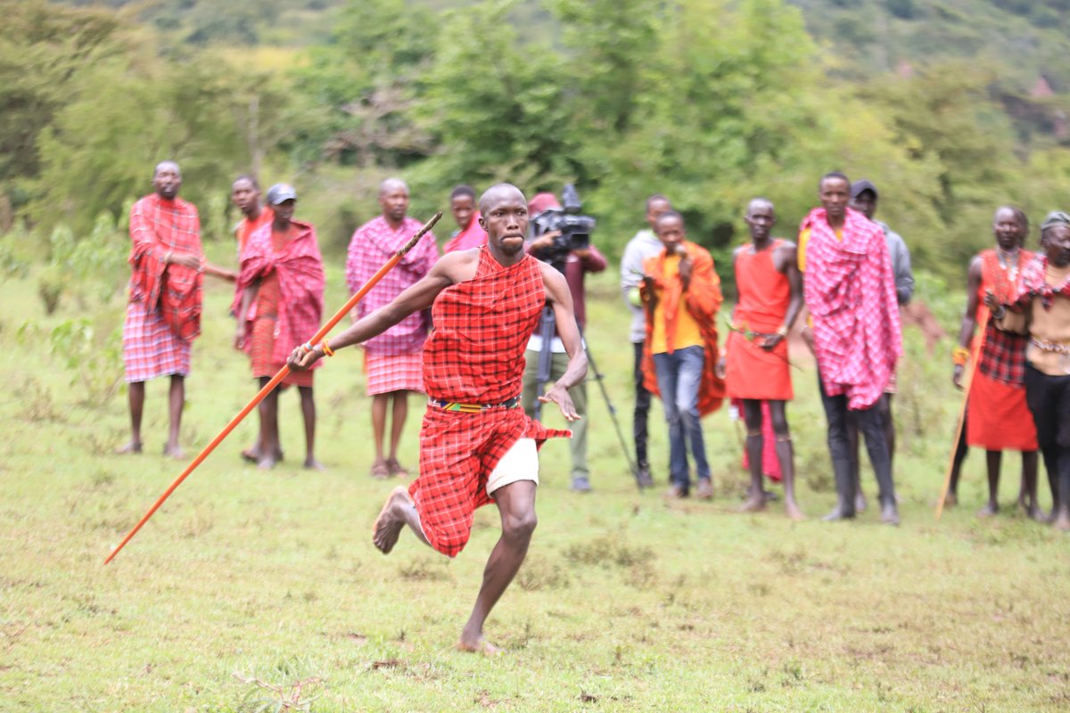 WWF_Kenya's tweet photo. “We the Javelin Morans of the Mara are advocating to #PreventHumanWildlife conflict to impact positively on the lives of our people and also scale up the tested and proven measures to prevent the deaths of our people, our wildlife, and domestic animals.”  Carlos Kasaine - Member, Javelin Morans of the Mara.

#Bonga na #JavelinMorans this festive season.  

Donate #Bongapoints to M-Pesa Paybill Number: 447923/Account Number: 1

Your generous donation boosts interventions aimed at safeguarding people, their property, and wildlife.

Watch ▶️https://t.co/vBcRX9JS5o