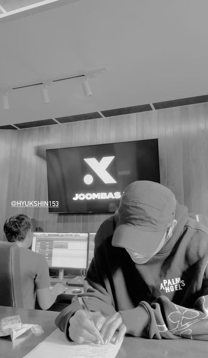 👀👀