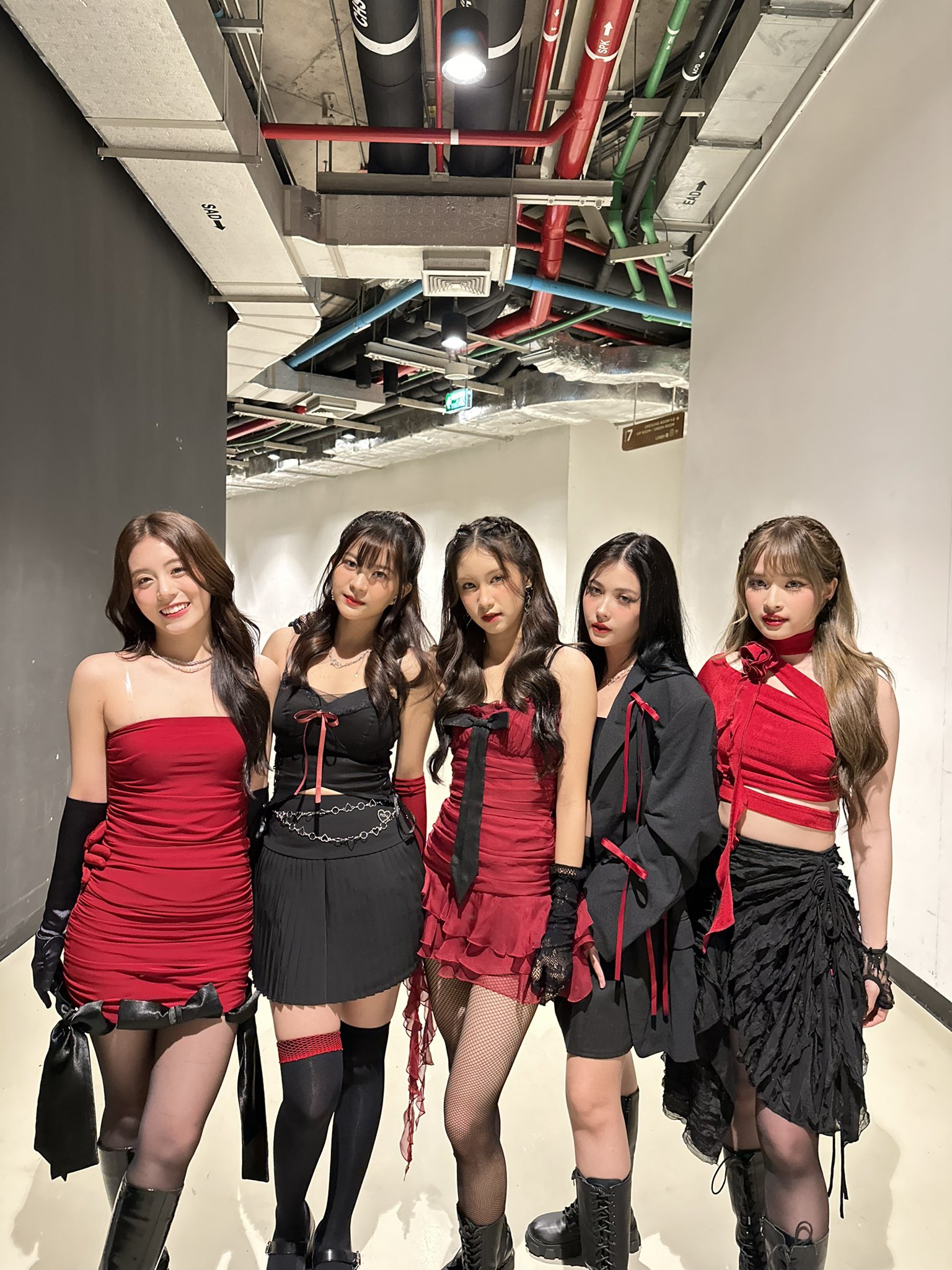 GCl_75-aIAA5Zzg?format=jpg&name=large