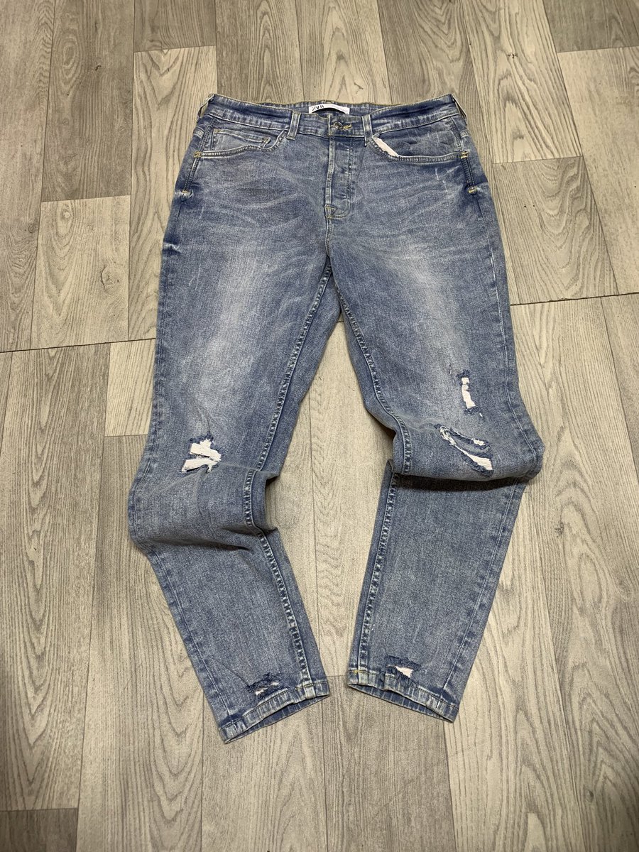 ChampPlug's tweet photo. Denim jeans available 👌
Waist 34 
Frame 4 waist 33
@1500
Dm app call 0790027817
Mali safi https://t.co/yQnVs8aja3