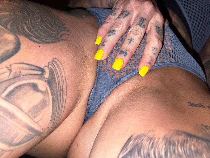 Hungry ?! Follow my telegram for free exclusive content https://t.co/PNIsmclVO9 https://t.co/fq1Bhn1