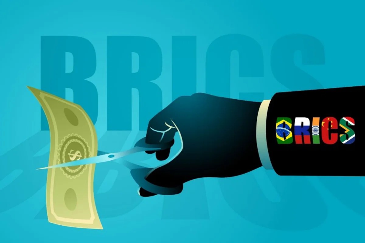 ⚡️BREAKING 

America is gradually losing its main asset - the petrodollar 

This year, 20% of oil shares are traded in currencies other than the US dollar. 

BRICS controls 45% of the world's oil reserves, and Russia taking the BRICS presidency next year, de-dollarisation will