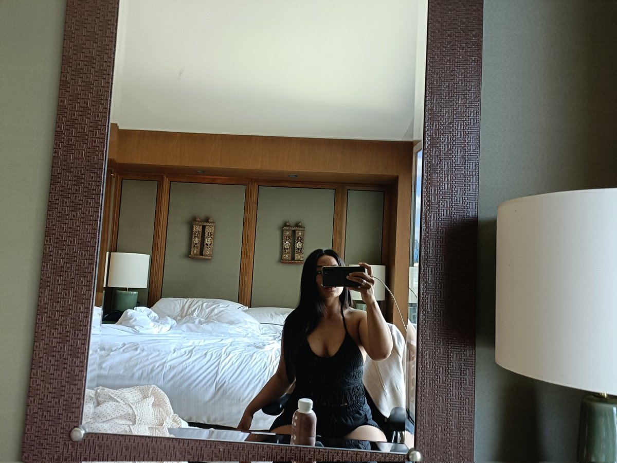 CallmeMiler's tweet photo. ที่ไม่ได้ตอบไม่ใช่ไม่ว่างนะ กูอ้วนอยู่ค่ะ🐷 https://t.co/jpuDFItm7j