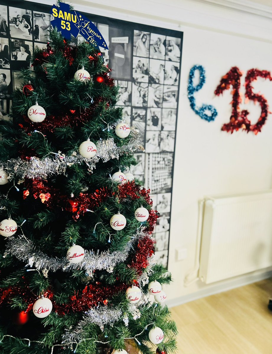 ProtecCivile53's tweet photo. [SOUTIEN]

🙏Aidez notre partenaire le #SAMU53 à gagner le concours du plus beau sapin de Noël 🎄 de France🇫🇷 

👉C'est super simple : Il suffit de cliquer sur la le lien👇, d'aimer la publication &amp; partager 

📸 Consultez cette publication :  https://t.co/1wJ8zjPSgQ https://t.co/DUbDEQjzBE