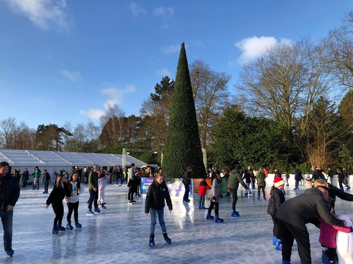 Looking for something to keep you occupied in the Chrimbo limbo? We’ve got just the thing… ⛸ Come join us for Ice Skating, thrill seeking rides & a hot choc in the rinkside Chalet Cafe!🎠😋 We’re here until the 7 Jan, based up at the @YorkDesigner