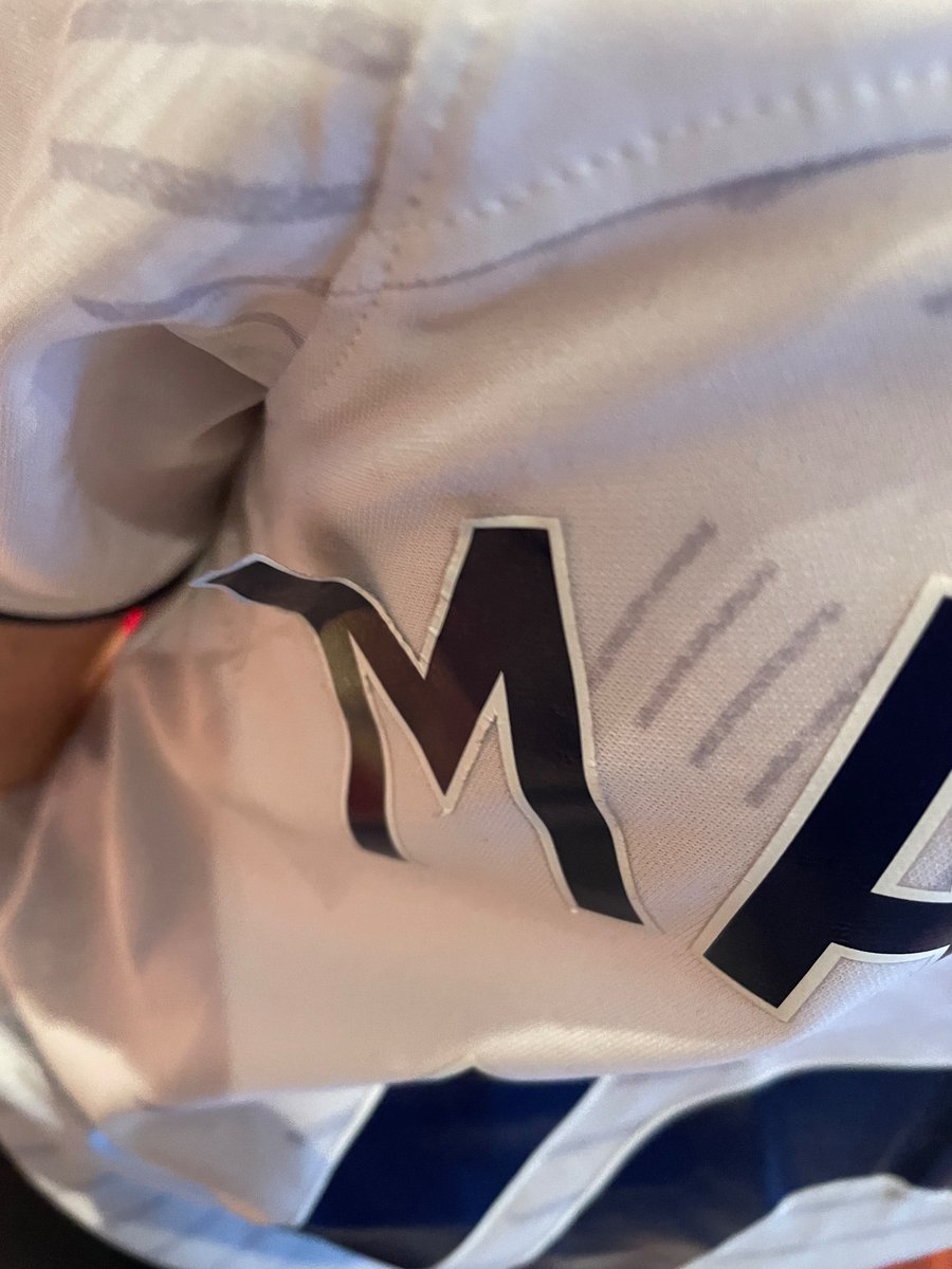 tommy two towels tweet media