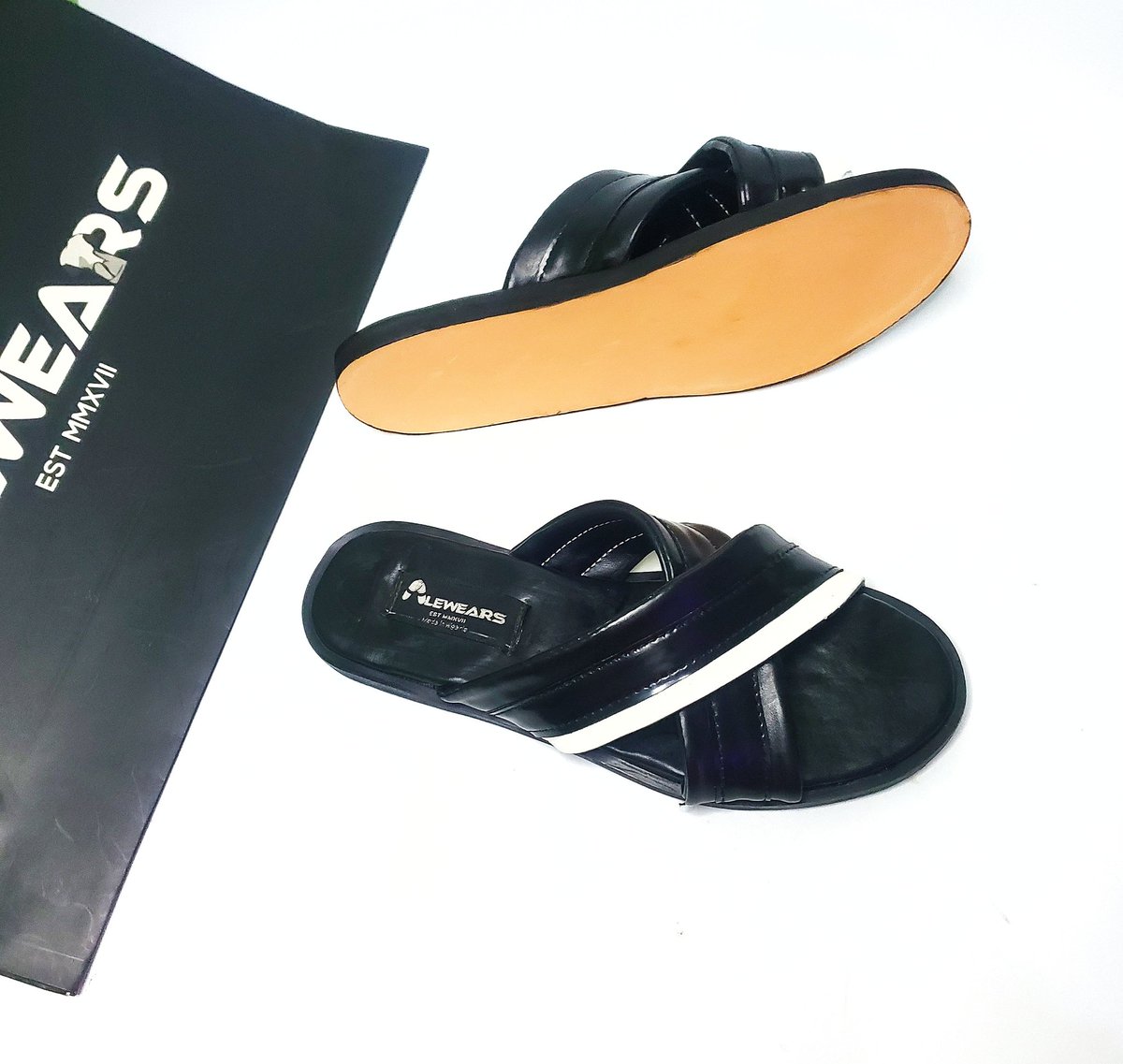 Alewears tweet media