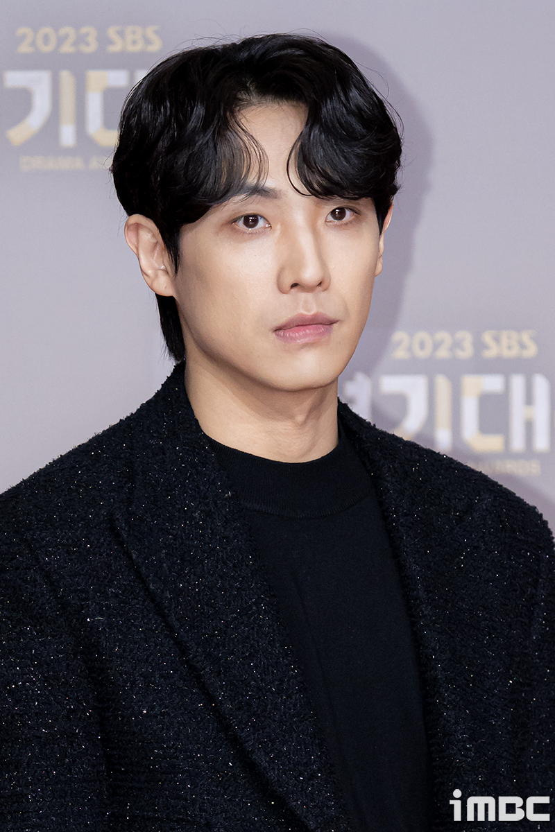 👨\u200d🚀 Lee Joon France 🧛\u200d♂️ (@LeeJoonFrance) / Posts and Replies / X, image size:800x1200