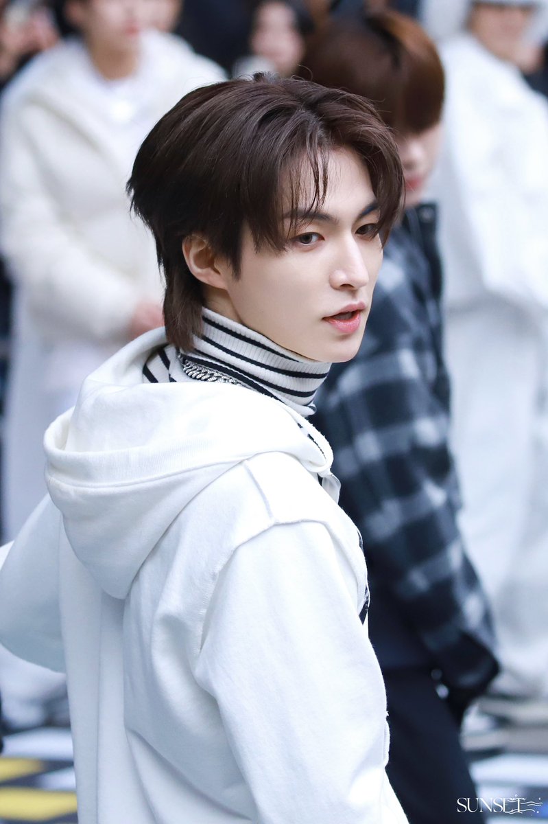 231230

 #로민 #ROMIN #엘라스트 #ELAST