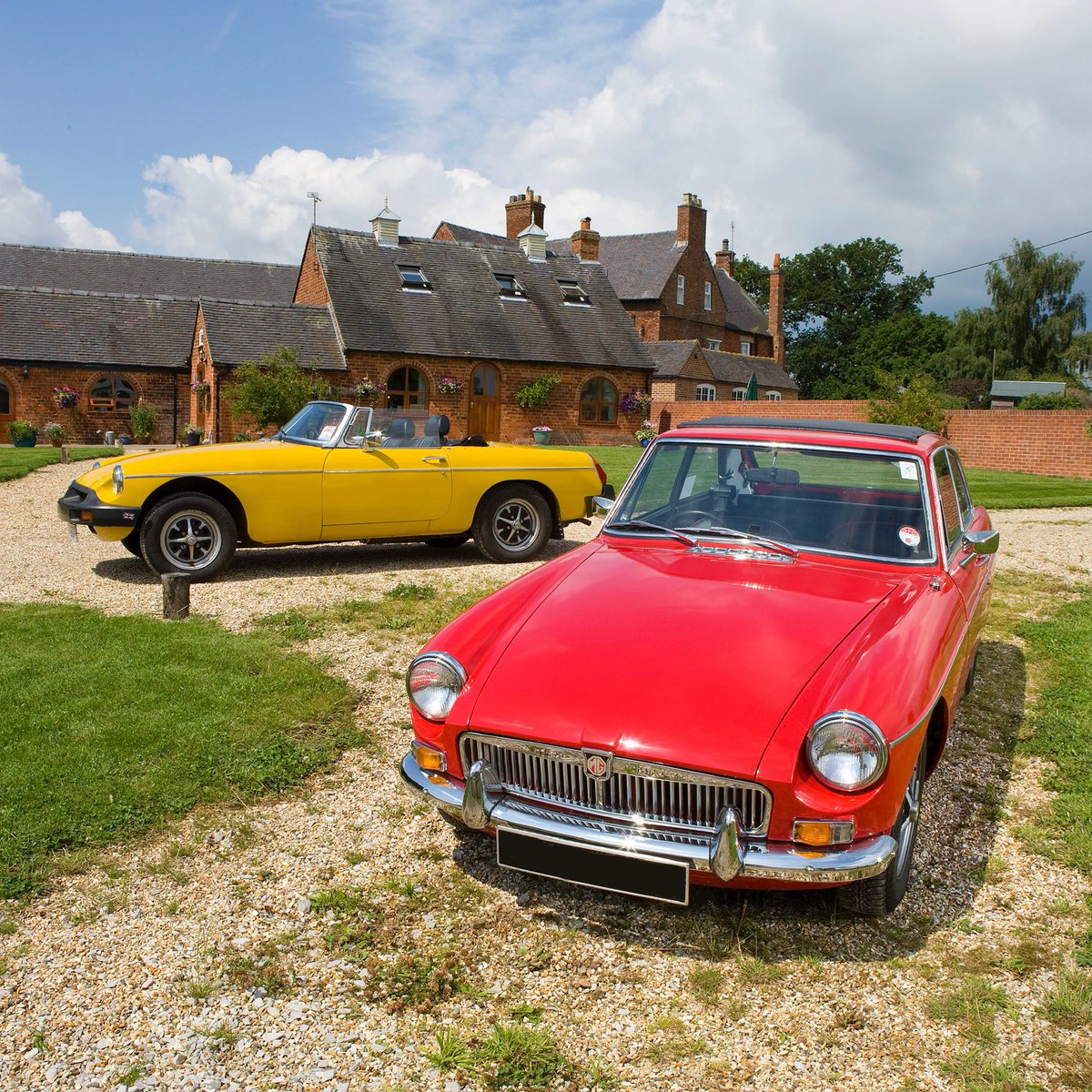 rimmerbros's tweet image. Have you been out in your classic over the festive period? If so, where was your last trip to? Comment below 👇 

#rimmerbros #restorationproject #classiccar #classiccarrestoration #mgb #mgbv8 #mgbcars #mgbclassics #mgbgt #mgbroadster #classiccars #mgcars #mgcarclub