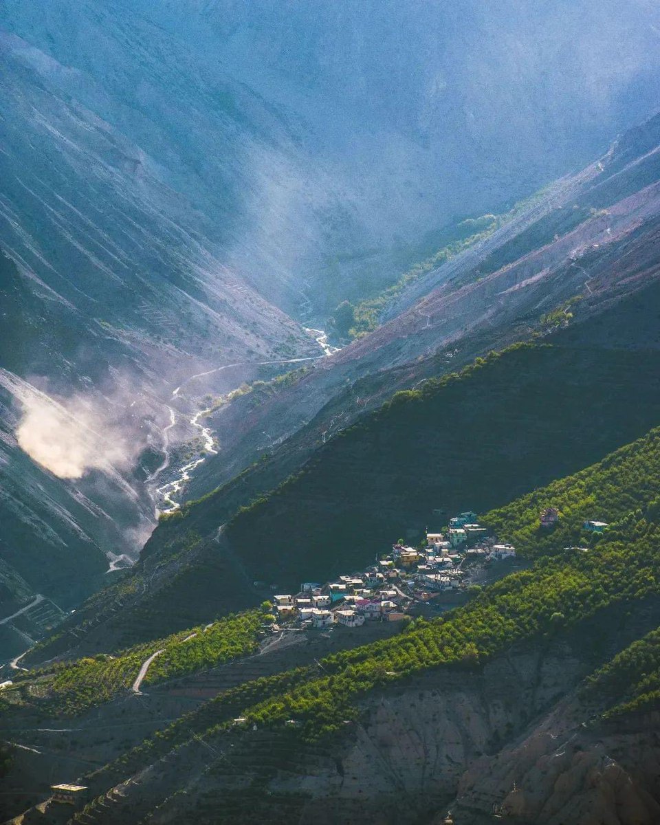 GoHimachal_'s tweet photo. Somewhere around the majestic Spiti Valley 🏔️🤍

https://t.co/v4oU28tm0M https://t.co/TqiUSyPrZZ