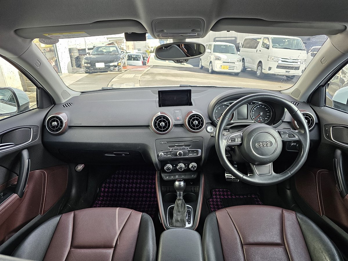 sky_brass's tweet image. Audi A1 Sportback 1.4TFSI スポーツパッケージ納車されました！
珍しい赤茶革、そこそこオプション付いててお買い得だったので遂に乗り換えになりました🙌
#Audi
#AudiA1