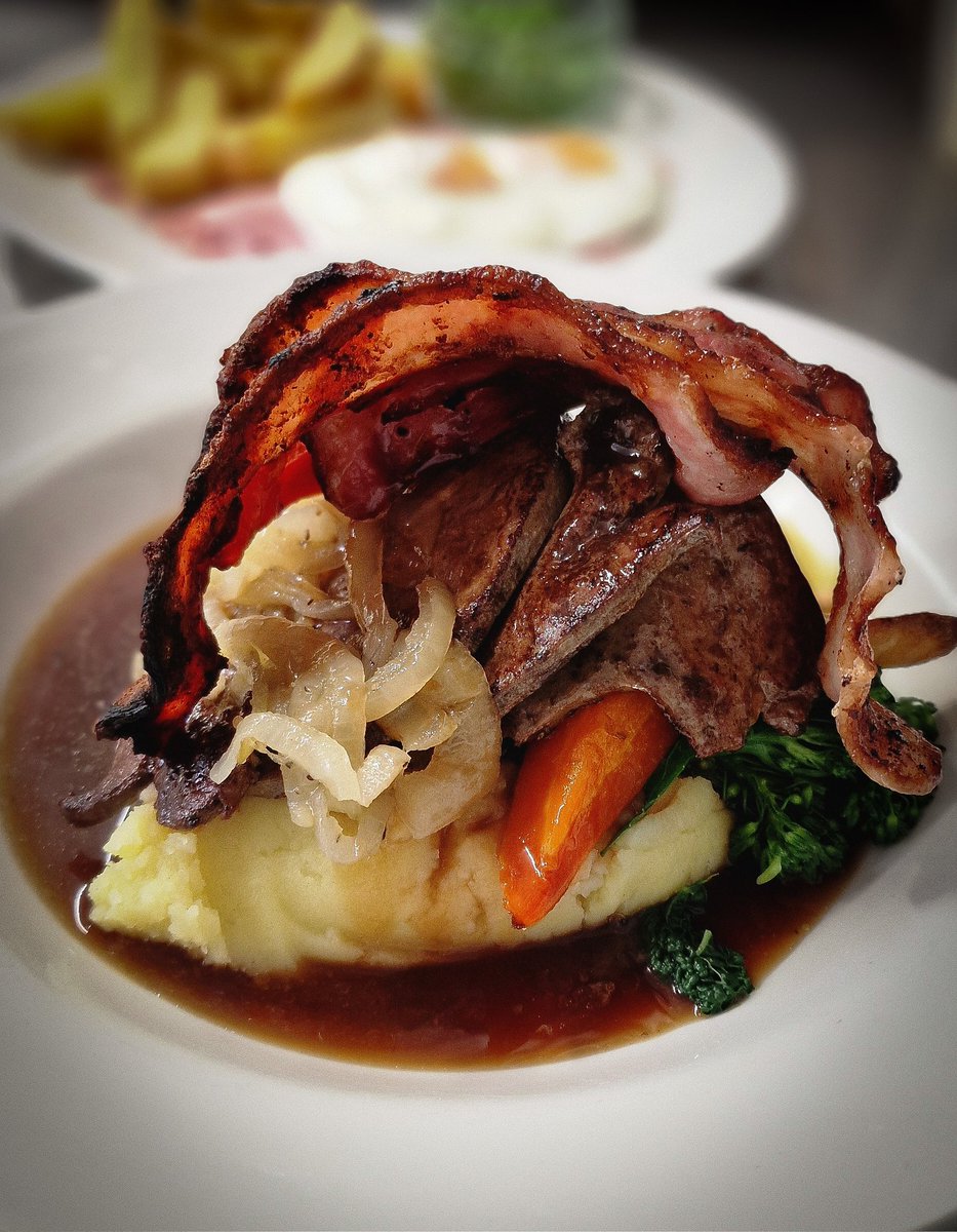 😊🍴 Winter warmer 🍴😊

You've all been loving the liver &amp; bacon since we've put it back on the menu 😋 

Served with creamy Mash, vegetables &amp; gravy its a winner on a cold December day