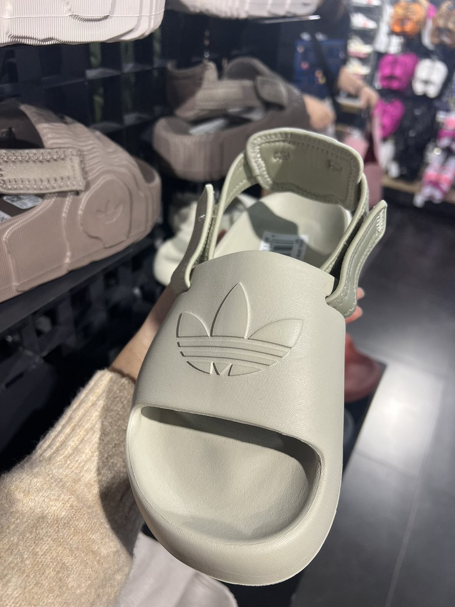 ramraung's tweet photo. Adidas Shoes น่ารัก ลูกคุณ #พรีออร์เดอร์Malaysia #หิ้วรองเท้า #พรีออเดอร์ริงเท้า https://t.co/VANAI3ktYp