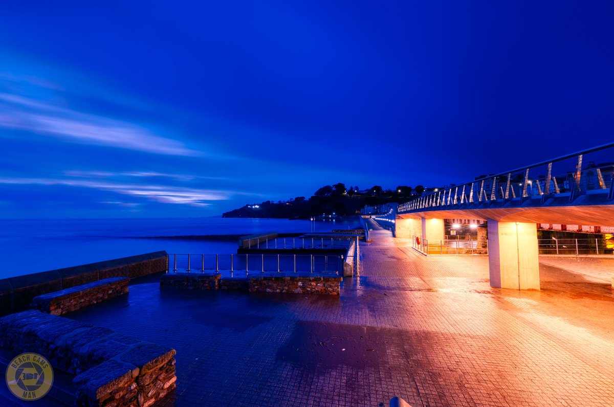 CoastCams247's tweet photo. Good morning. Another wet start to the day here in Dawlish.  #coastalscents #suncoast #westcoastlife https://t.co/oV4BH1sqOa