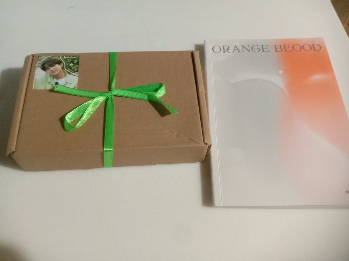 yjw_19's tweet photo. Parcel arrived safely 🫶 tysm @woniVerse_7 😊 #grdnfeedbacks https://t.co/R9D5R2ZVak