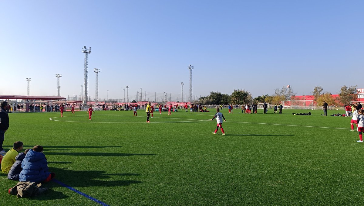 fpsevillistas's tweet image. Oro en la ciudad deportiva del 
@SevillaFC
 con los mas pequeños
⚪ⒻⓅⓈ🔴 #CanteraSFC
        𝐕I 𝐓𝐨𝐫𝐧𝐞𝐨 𝐒𝐨𝐥𝐢𝐝𝐚𝐫𝐢𝐨 𝐅ú𝐭𝐛𝐨𝐥 𝟕
@fpsevillistas
@AAlompe
@CEI_Tartessos
@decoclaim
@NuevoTrofeo
#Vartor #Andaluzadefontaneria
