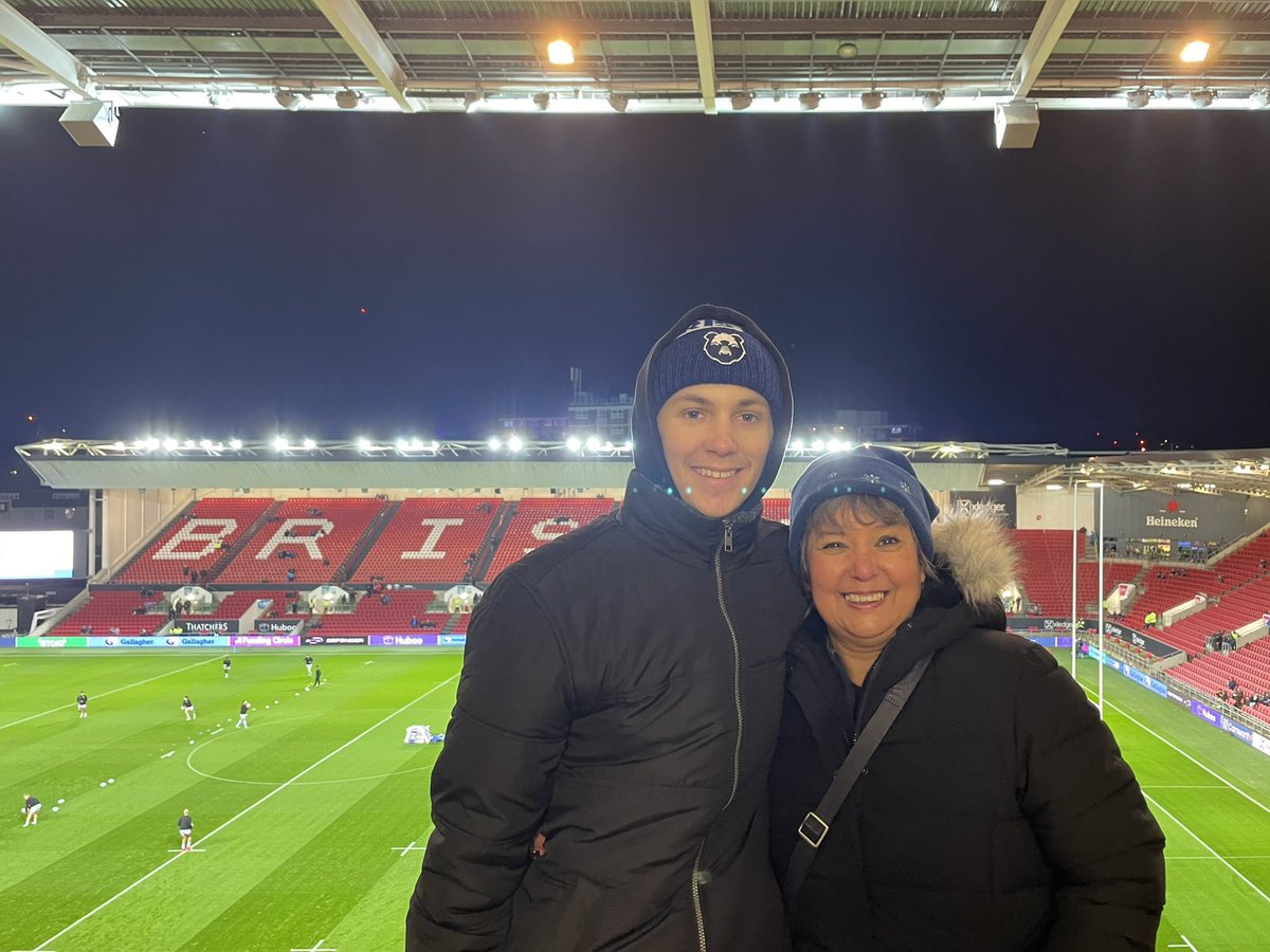 BrisVADAR's tweet photo. The morning after the @BristolBears night before! Despite the result &amp; as always our boys never, ever stopped giving their all….just so good to be there with these two beauties &amp; catch up with some of our ‘Bears’ Family’!! Good times!! #ForArthur 💙 https://t.co/FUA5KyYTRH