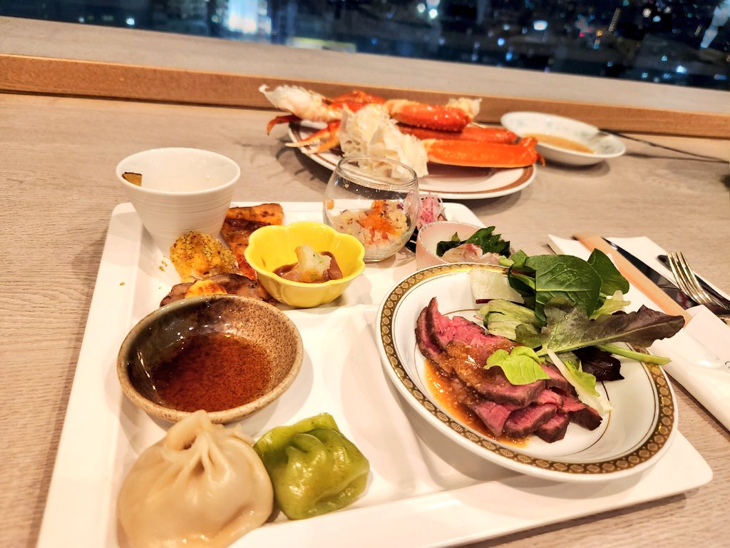 entamejack1's tweet photo. カニカニカニ～🦀

という事で
めったにない機会なので
たくさん食べちゃいます✨️

今年も残すところあと１日。

明日は今年を振り返りつつ
ゆっくり過ごして
#年越しそば 食べるぞ～🙋

#飯テロ #食事 #海鮮
#朝ごはん #モーニング
#昼ごはん #ランチ
#晩ごはん #ディナー
#アメトーク 見たい！ https://t.co/IhjqiT7Vmm