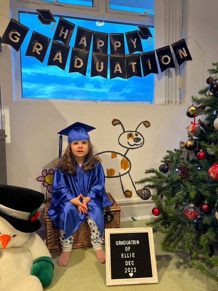 LivZoesPlace's tweet photo. GRADUATION 2023 👩‍🎓

This month, Ellie graduated from Zoe's Place! 🎓

We will miss Ellie and her family so much 🥰

From everyone at Zoe's Place, we would like to wish Ellie the best of luck 💙 https://t.co/5ZErJm9mG9