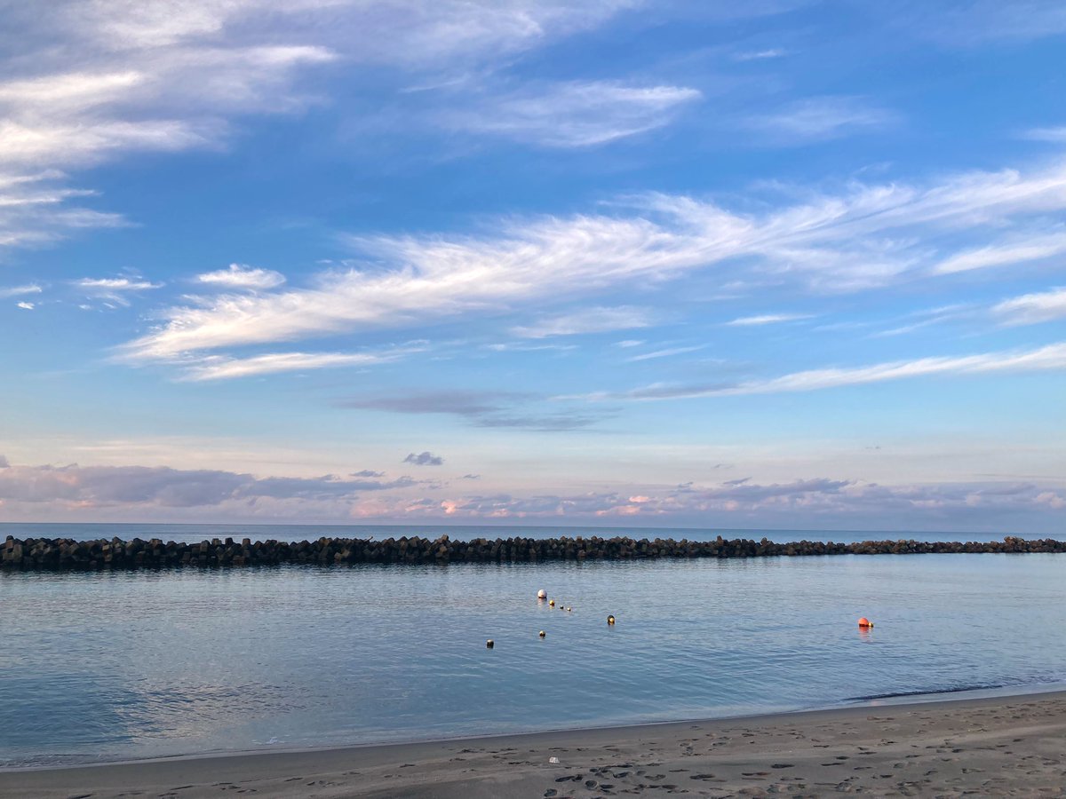 bluejam_mix's tweet photo. Niigata city 2023 Dec.

#niigata #sea #clouds
#新潟市 #冬の海 #関屋浜 https://t.co/ZPOLNVAfvI