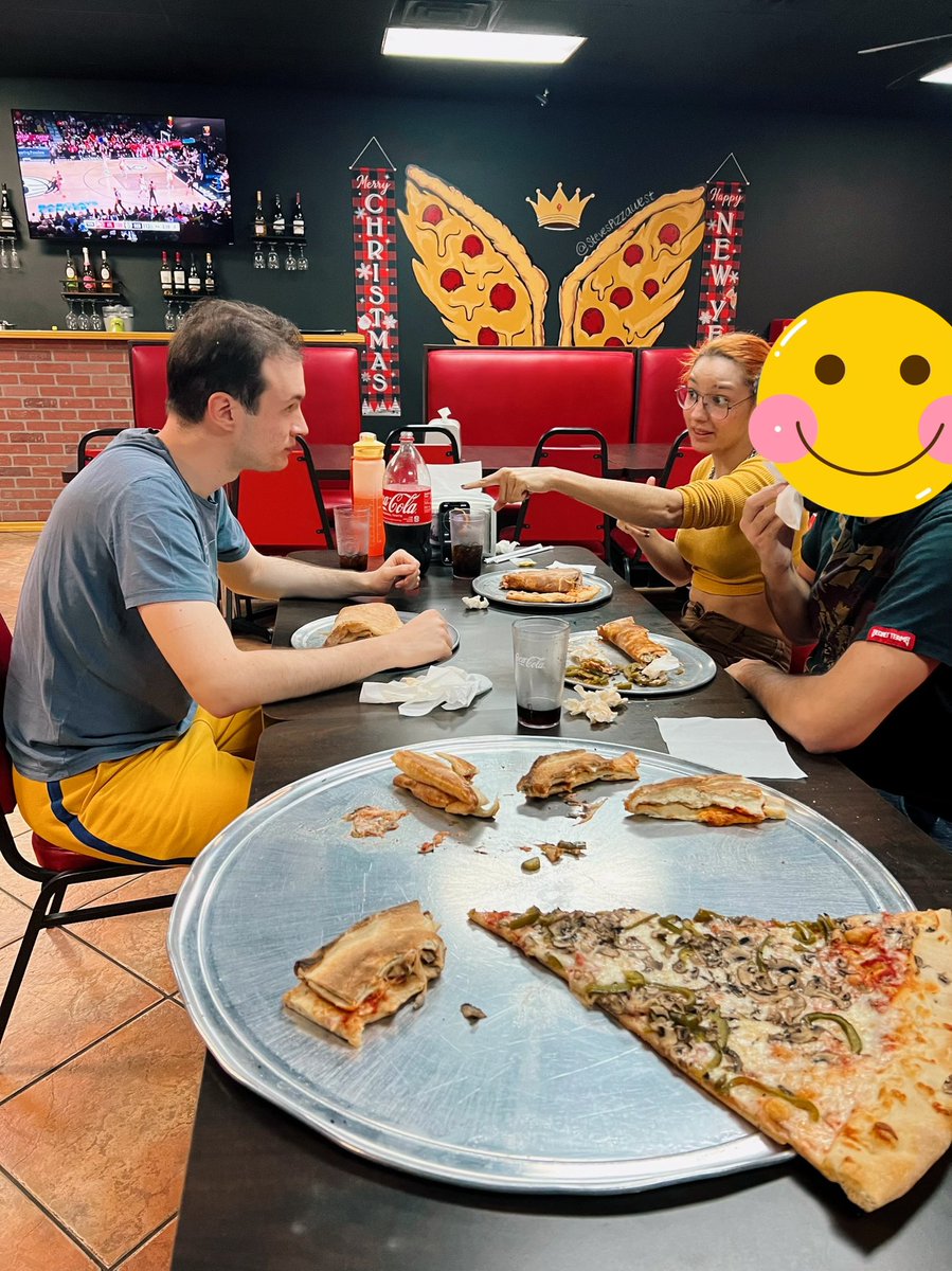 Boky really wanted to do a food challenge so we tried a 30” pizza, SIXTEEN POUNDS, 2 liter of Coke, 3 people in 45 min….AND WE ALMOST DID IT. I tapped out cause the pizza started to taste like pizza 🤠 <a href="/CockyBoky/">Boky</a>