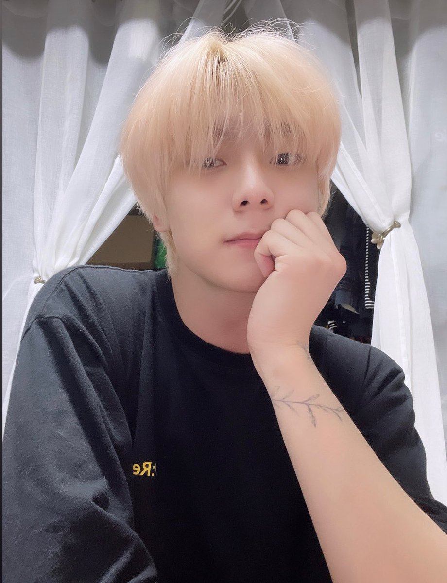 OmegaX_members's tweet photo. [#OX]

행복한 주말 보내세욤 ☺️💙

#OMEGA_X #오메가엑스
#제현 #JEHYUN https://t.co/5CVE91gzH1