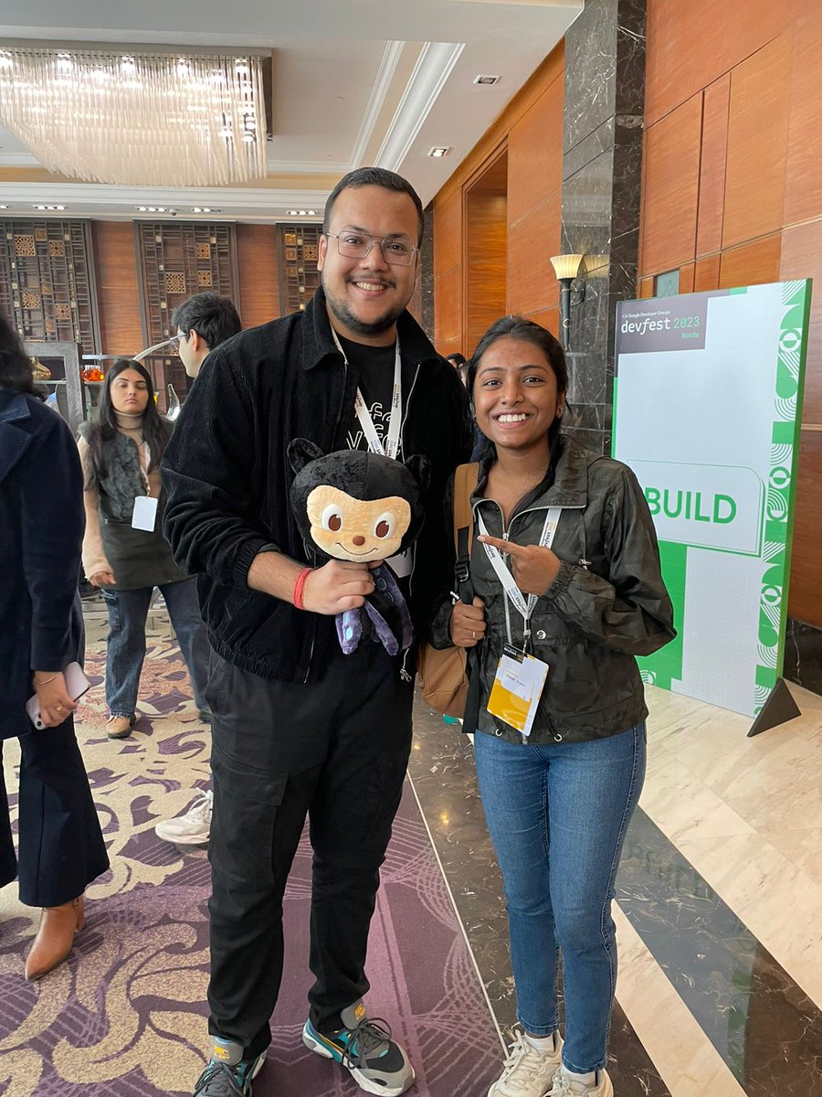 MehakKumari14's tweet photo. #findingmona #findmona
#devfest2023
#DevFest
@gdgnoidacloud @gdg_noida @knowShubhangi https://t.co/Iph6pg1KXZ