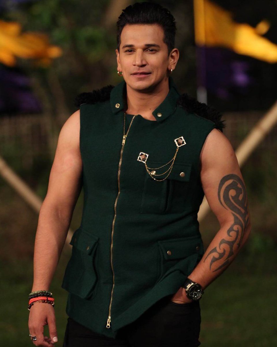 In support of #AbhishekKumar, #PrinceNarula condemns the actions of #SamarthJurel and #IshaMalviya who made fun of him on #BiggBoss17. 

Prince stated, 'There's nothing worse than someone you love turning you into a joke one day.'

AUDIENCE CHOICE ABHISHEK
