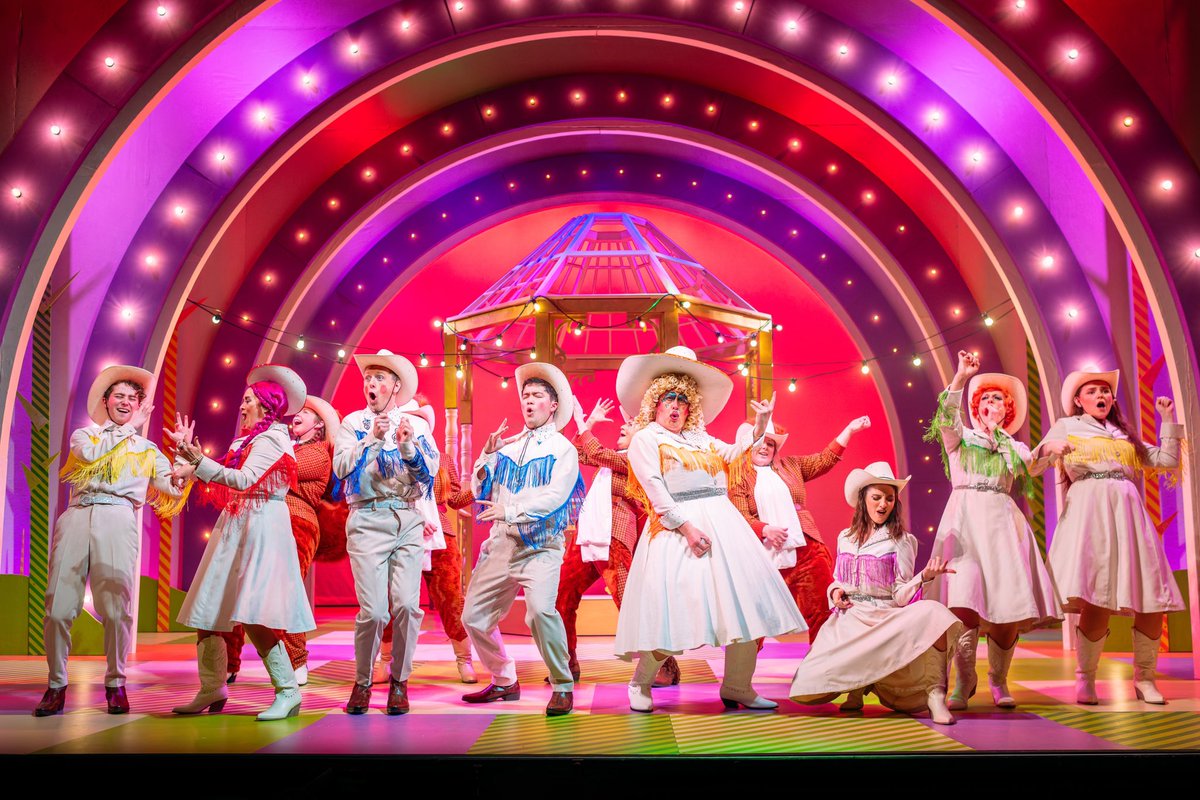 HunterJbarrie's tweet photo. ⭐️⭐️⭐️⭐️⭐️ Braw Theatre
⭐️⭐️⭐️⭐️⭐️ Mix Up Theatre
⭐️⭐️⭐️⭐️ The Scotsman
⭐️⭐️⭐️⭐️ The Stage
⭐️⭐️⭐️⭐️ The Courier
⭐️⭐️⭐️⭐️ Corr Blimey/Reviews Hub
Only 2 days (4 shows) left-a few tkts remain…do pop along to Aladdin at @perthTCH @EngagePerthTCH https://t.co/elAzRORDXo
