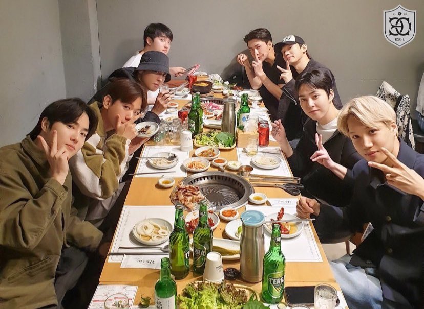 u_han94's tweet photo. exo together as a group is literally the best thing happened in this year 🫶🏻 https://t.co/OVB1hDsTw5