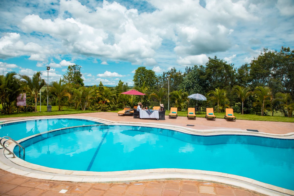 emburara's tweet photo. Eeeh At the Farm Lodge, we effortlessly blend opulence with the untouched beauty of nature. Each moment is a serenade to the senses, surrounded by the melodious whispers of the nearby hills and the mesmerizing presence of cattle
#Lifeatthefarm #HappyHolidays2023 #stayinmbarara https://t.co/1ZuVTEaT69