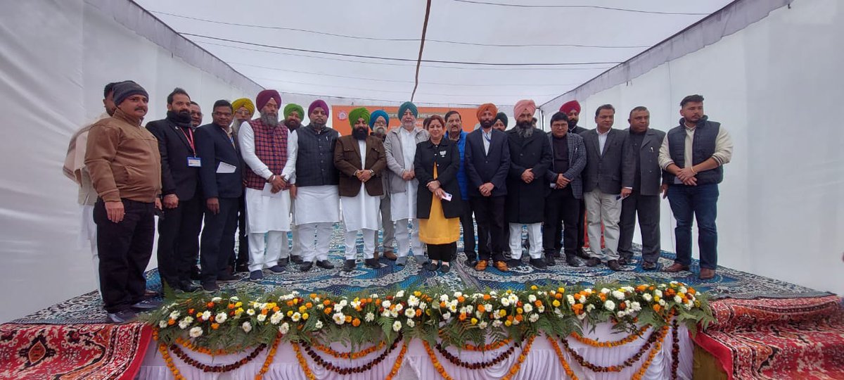JasbirGillKSMP's tweet photo. THE FIRST RIDE, Flagged off VANDE BHARAT train from Beas, thanks to @IndianRailUsers @IndianRailMedia for sanctioning halt at all important junction Beas of this Amritsar to Delhi high speed train
@INCIndia @INCPunjab @DevinderYadev https://t.co/WDVcD6UvIl