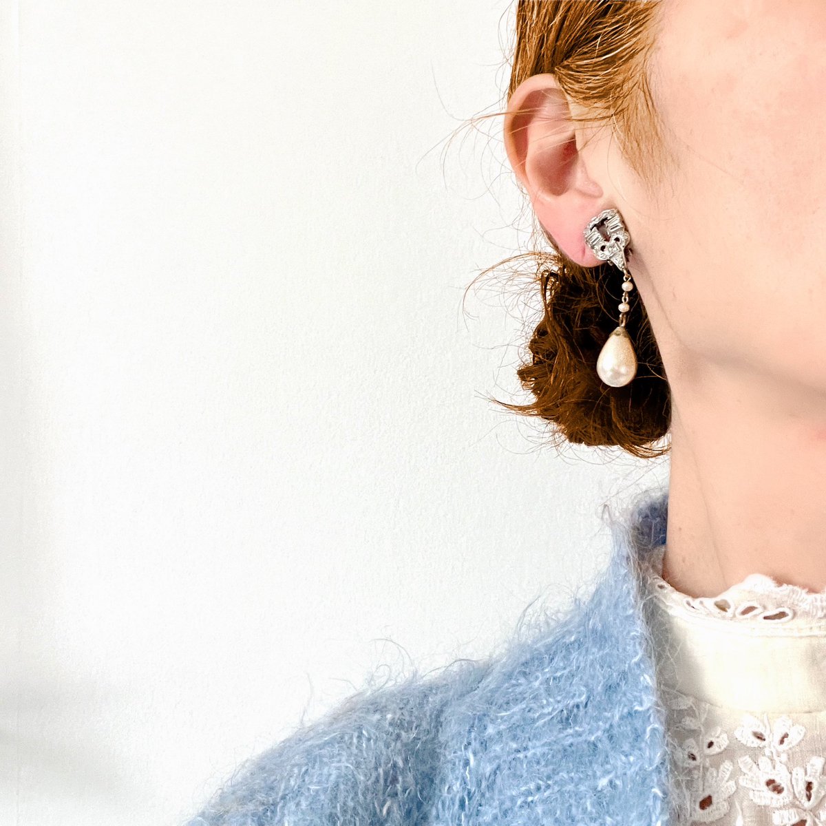 🦢

Art déco rhinestone & pearl screw earrings
1950’s rhinestone & Pearl teardrop clip earrings
1940’s rhinestone & Pearl teardrop clip earrings

Available in Etsy.

＊

#イギリスアンティーク　

#rhinestonejewelry #artdecojewelry #キラキラアクセサリー 　#アンティークイヤリング