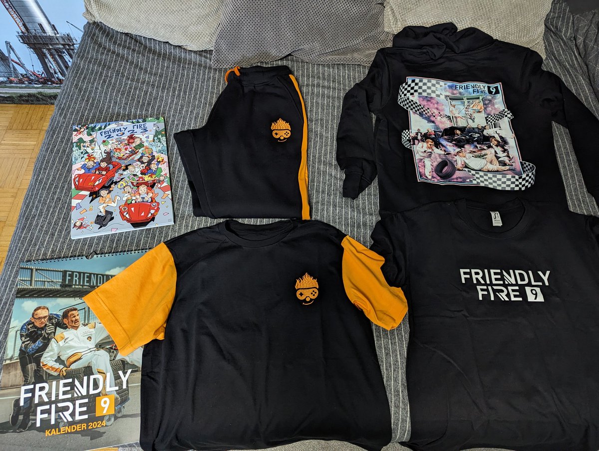 FrikyMediaLP's tweet photo. Ahja, das isses ja sogar noch angekommen bevor ich los muss 😂 War auf jeden Fall ein schönes #FriendlyFire9 und jetzt endlich auch schönen Merch 🤗 https://t.co/F94NB21xEL