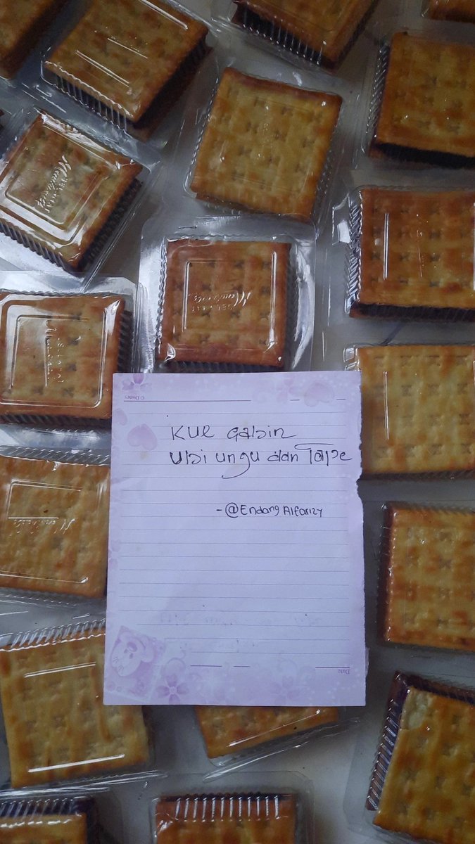 EndangAlfarizy's tweet photo. @andori Maaf izin ka. Yang berkenan boleh bantu RT nya 🙏 lagi sepi banget..
Semoga ada yg mau jajan
kue gabin ubi ungu, tape, pisang, ketan dan isi ragout
3ribu satunya ( buatan sendiri )
Pengiriman dari Bogor🙏 dikirim jauh pun aman..
Daerah bogor bisa cod di surken / gosend https://t.co/UhO8f8kPNy