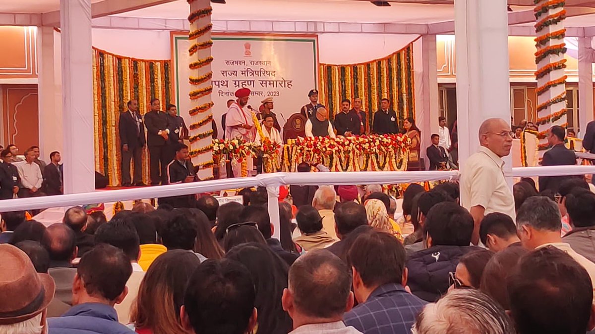 otaramjidewasi's tweet photo. ।। सशक्त राजस्थान की शपथ ।।

आदरणीय प्रधानमंत्री श्री नरेन्द्र मोदी जी के कुशल मार्गदर्शन, केन्द्रीय गृहमंत्री आदरणीय अमित शाह जी व भारतीय जनता पार्टी के राष्ट्रीय अध्यक्ष आदरणीय जेपी नड्डा जी की प्रेरणा और माननीय मुख्यमंत्री श्री भजनलाल शर्मा जी के यशस्वी नेतृत्व में निरंतर जारी हमारी राजस्थान की विकास यात्रा में अपने आप को प्रतिपल समर्पित करते हुए सभी प्रदेशवासियों की उम्मीदों पर खरा उतरने की पूरी कोशिश करूंगा। मुझे अपना आशीर्वाद देने और मुझ पर विश्वास जताने के लिए आप सभी का सहृदय आभार और आत्मीय धन्यवाद।

जन-जन की सुख-समृद्धि और विकसित राजस्थान बनाने के संकल्प के साथ पूरी मेहनत, ईमानदारी और समर्पण भाव से सदैव आप सभी के साथ रहूंगा। मैं विश्वास दिलाता हूं कि पूर्ण निष्ठा से आत्मनिर्भर, विकसित और स्वर्णिम राजस्थान की यात्रा को प्रगति पथ पर आगे बढ़ाने में अपने दायित्व का निर्वहन करूंगा।
@BhajanlalBjp 
@BJP4Rajasthan 
@cpjoshiBJP 
@devjimpatel