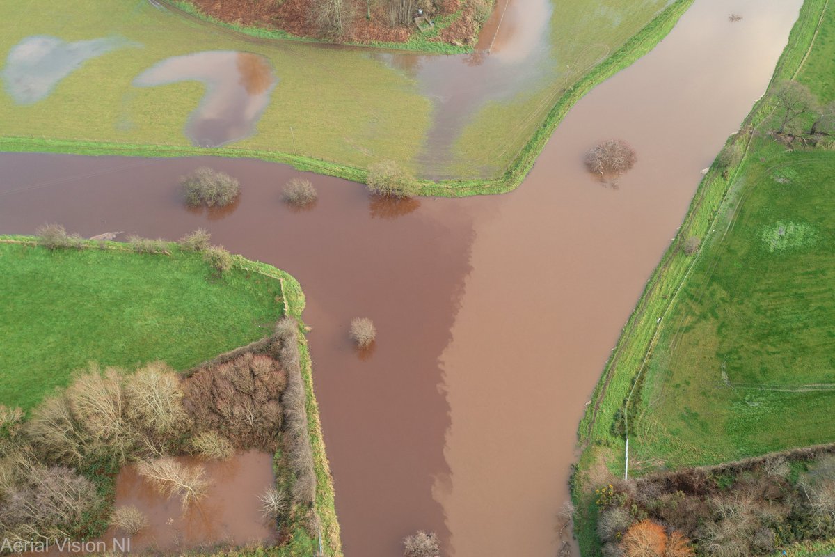 Its just one low pressure system after the other as the rain raises the River Roe levels once again. The 2nd image show 2 tributaries of the Roe meeting with a mix of coloured water @bbcniweather @angie_weather @barrabest @WeatherCee @VisitCauseway @Louise_utv @WeatherAisling