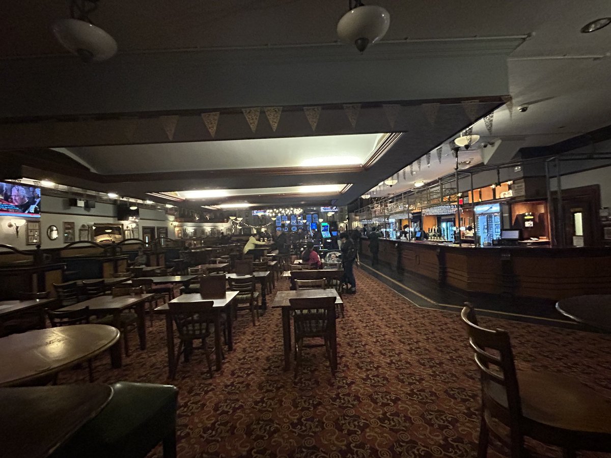 PubsSaving's tweet image. The Coronet on Holloway Road has reopened! Only minor changes - Wetherspoons signage removed. #pubsreopening