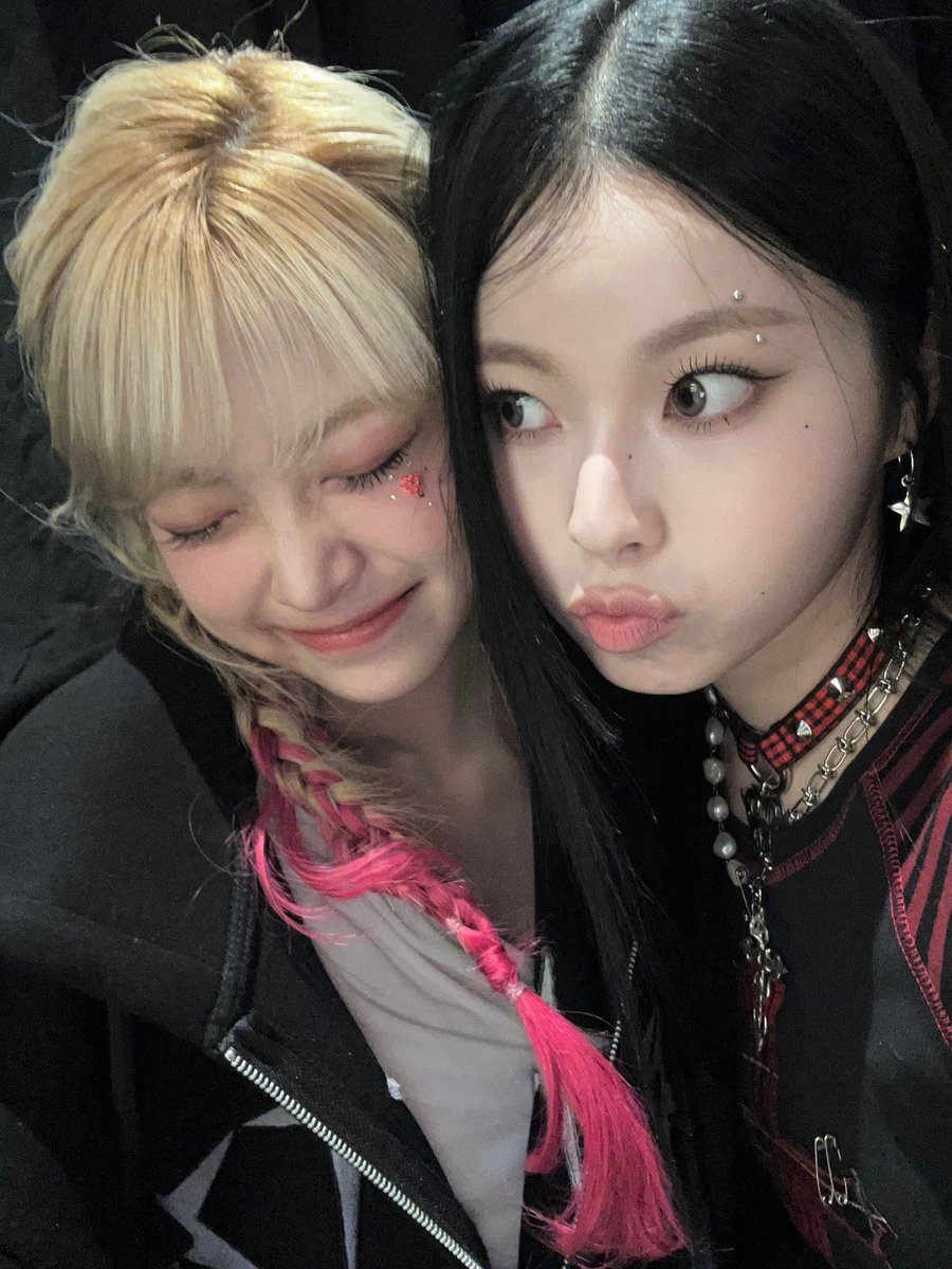 คนซ้ายดื้อมาก ෆ˃̶͈̑.˂̶͈̑ෆ