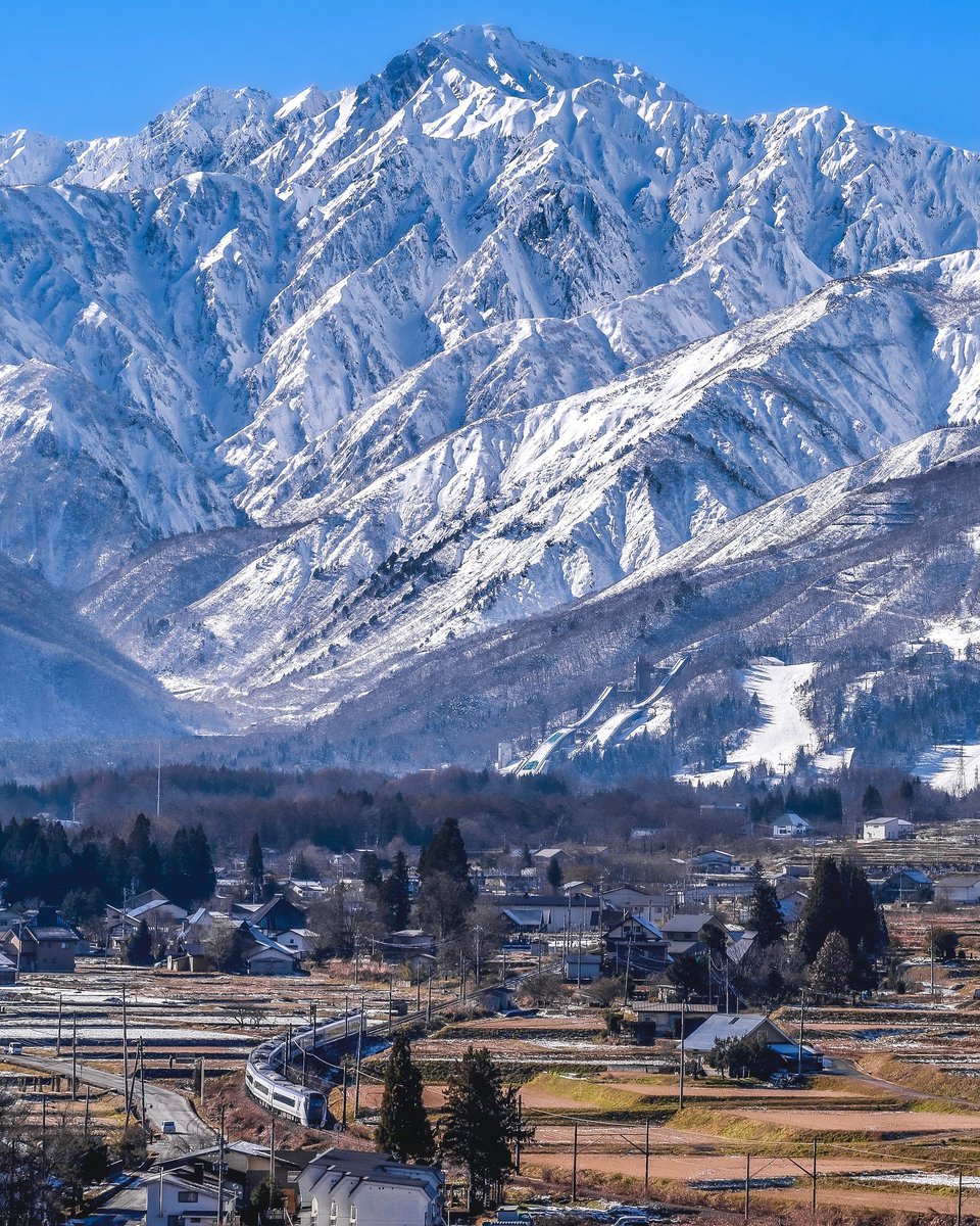 Happy New Year everyone. Akemashite omedeto gozaimasu. See you in 2024.

あけましておめでとうございます。よいお年をお迎えください。 昨年は大変お世話になり。 ありがとうございました｡