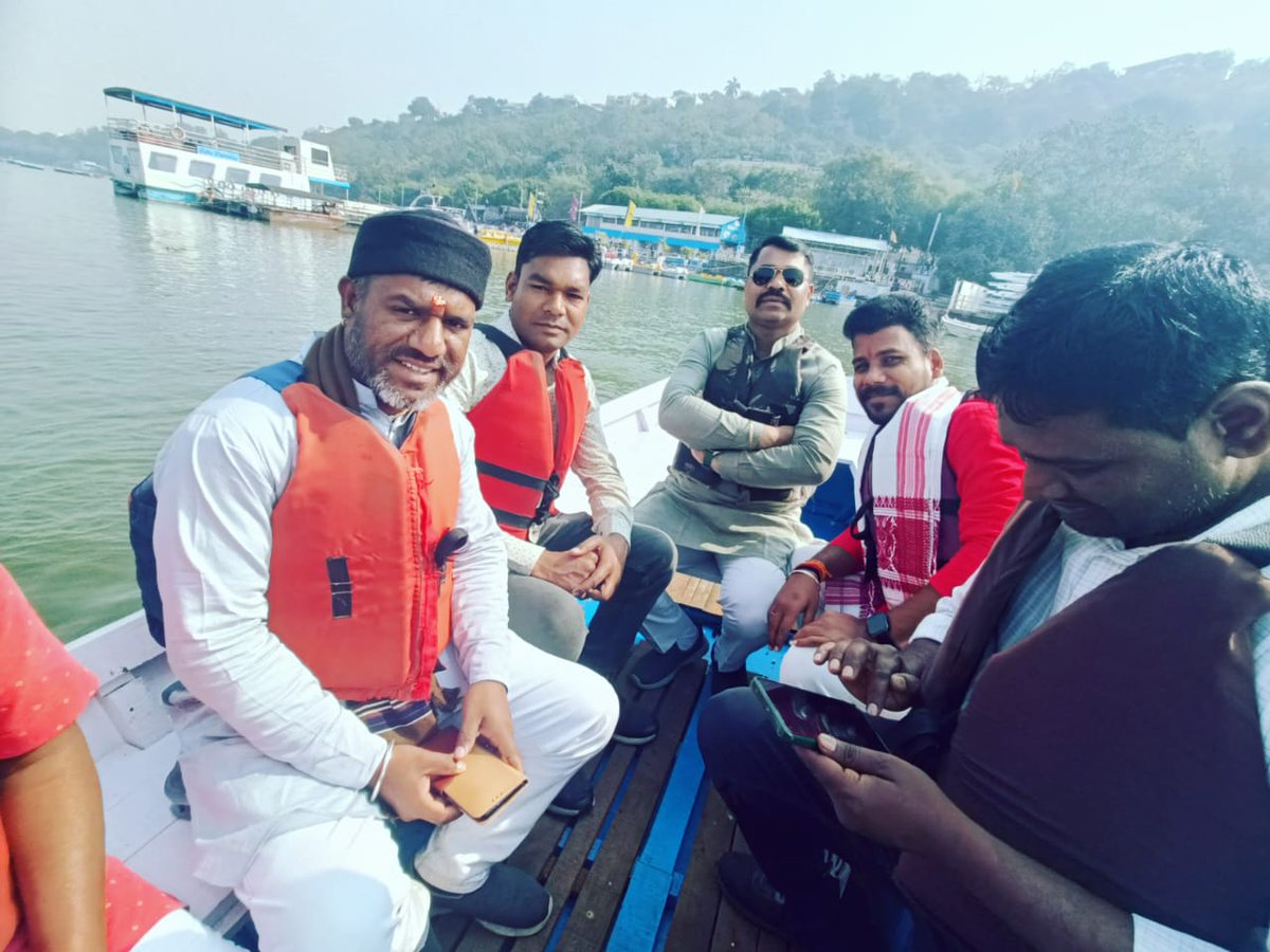 AJAYASUKHDEVE's tweet photo. #Bhopal #boting https://t.co/8zbHJJZrxa