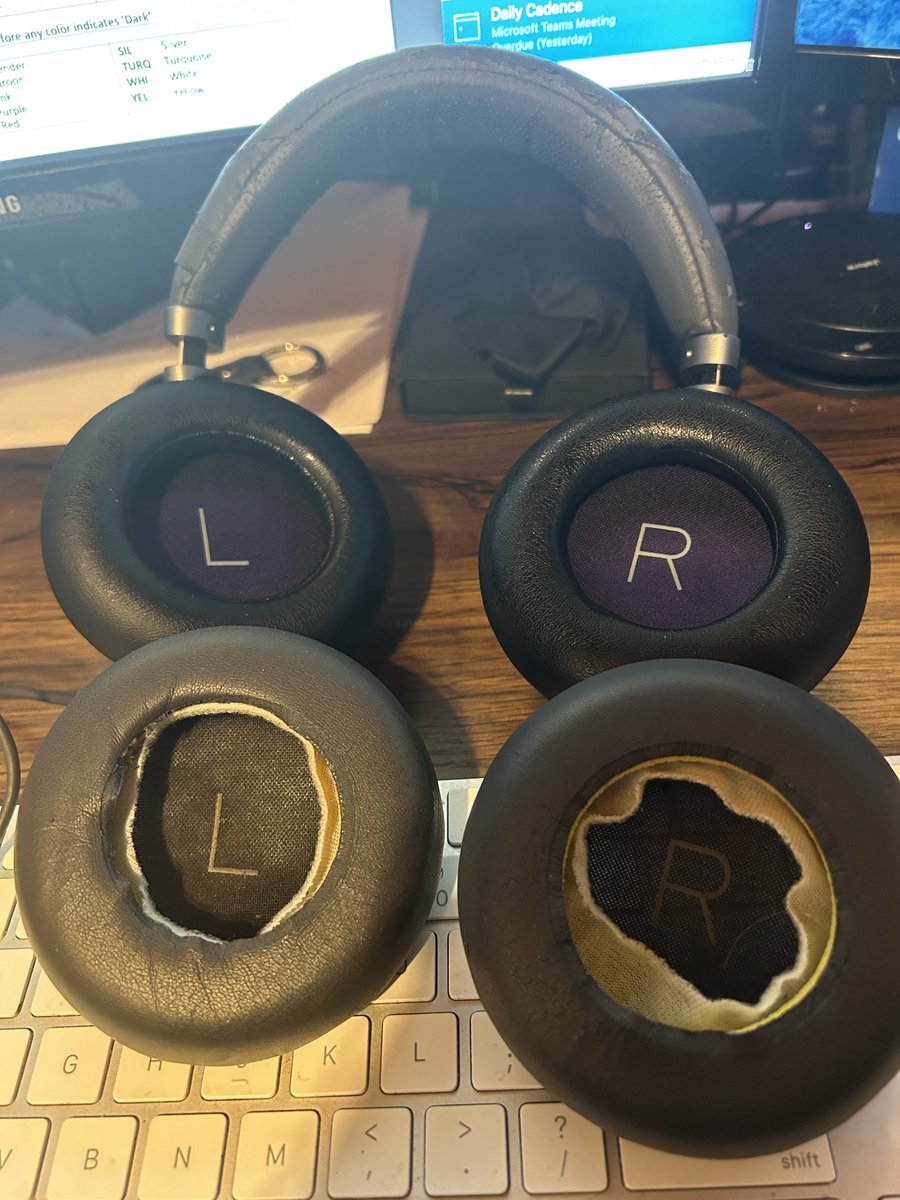 Fletch911's tweet image. Thanks to @CentralSoundCo for making my Plantronics Backbeats Pro headphones, like new again for less than $20. Best money I’ve ever spent on recording gear. I especially appreciate the handwritten thank you note on the receipt. #TouchOfClass.