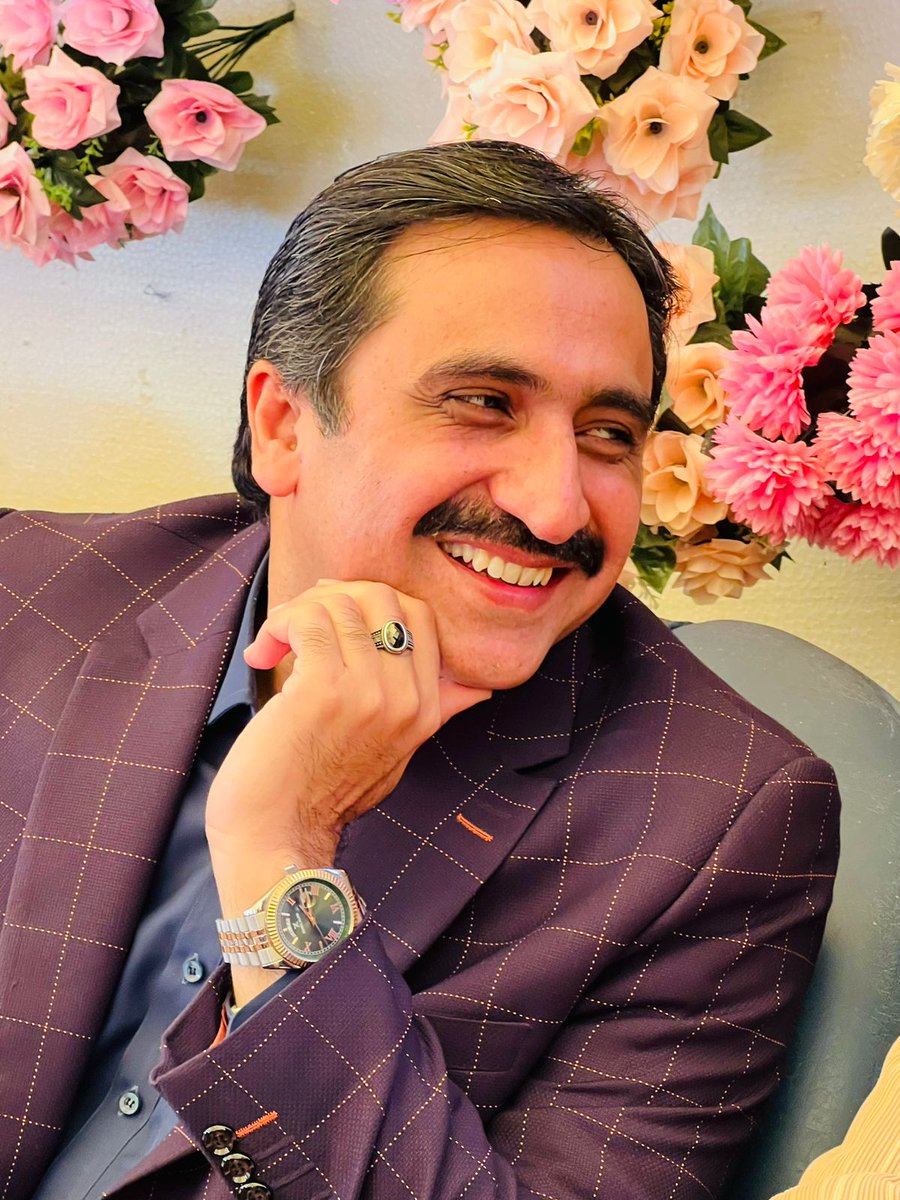 s0hailahmedpak's tweet photo. محبوب قائد، عوامی لیڈر، ورکرز کی شان سردار میر بابر علی خان لونڈ۔میر صاحب کی سیاست کے مرکز نہ تو عہدے رہیں اور نہ ہی اقتدار۔ان کی سیاست شروع بھی عوام سے ہوتی ہے اور ختم بھی عوام پر ہی ہوتی ہے۔اللہ پاک، میر صاحب کو ہمیشہ خوش و خرم و آباد رکھے۔آمین
@BBhuttoZardari @MirBabarLoond https://t.co/83FiIdwtEw