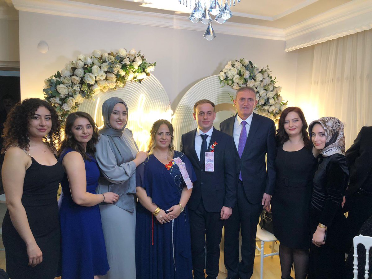 avrecepsencan's tweet photo. Halkalı Kadın Kolları Başkanı Sn. Tülin ATASOY’un kızı Büşra ATASOY kızımızın söz ve nişan merasimine katılım sağladım. Büşra ve Furkan kardeşlerime Allah’tan bir ömür mutluluklar dilerim. https://t.co/18pyY9PxVE