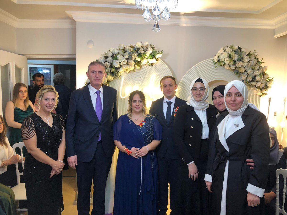 avrecepsencan's tweet photo. Halkalı Kadın Kolları Başkanı Sn. Tülin ATASOY’un kızı Büşra ATASOY kızımızın söz ve nişan merasimine katılım sağladım. Büşra ve Furkan kardeşlerime Allah’tan bir ömür mutluluklar dilerim. https://t.co/18pyY9PxVE