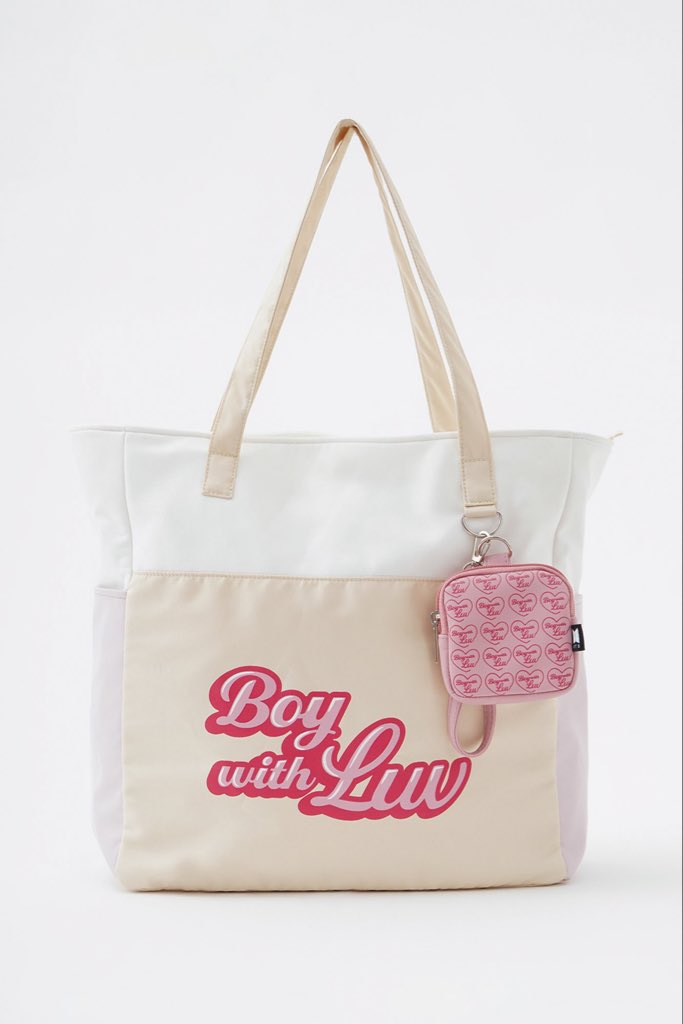 1208parcel's tweet photo. wtb lfs ph ! 
⠀⠀ ↳penshoppe bts boy with luv tote bag 🩷

- can be used but not abused
- prio w/ coin purse 
- i can also swap my bt21 tote bag ++ fees, if ever inch (more details below)

t. bwl bangtan HELP RT
reply or dm me tysm! https://t.co/t7rJApHaem
