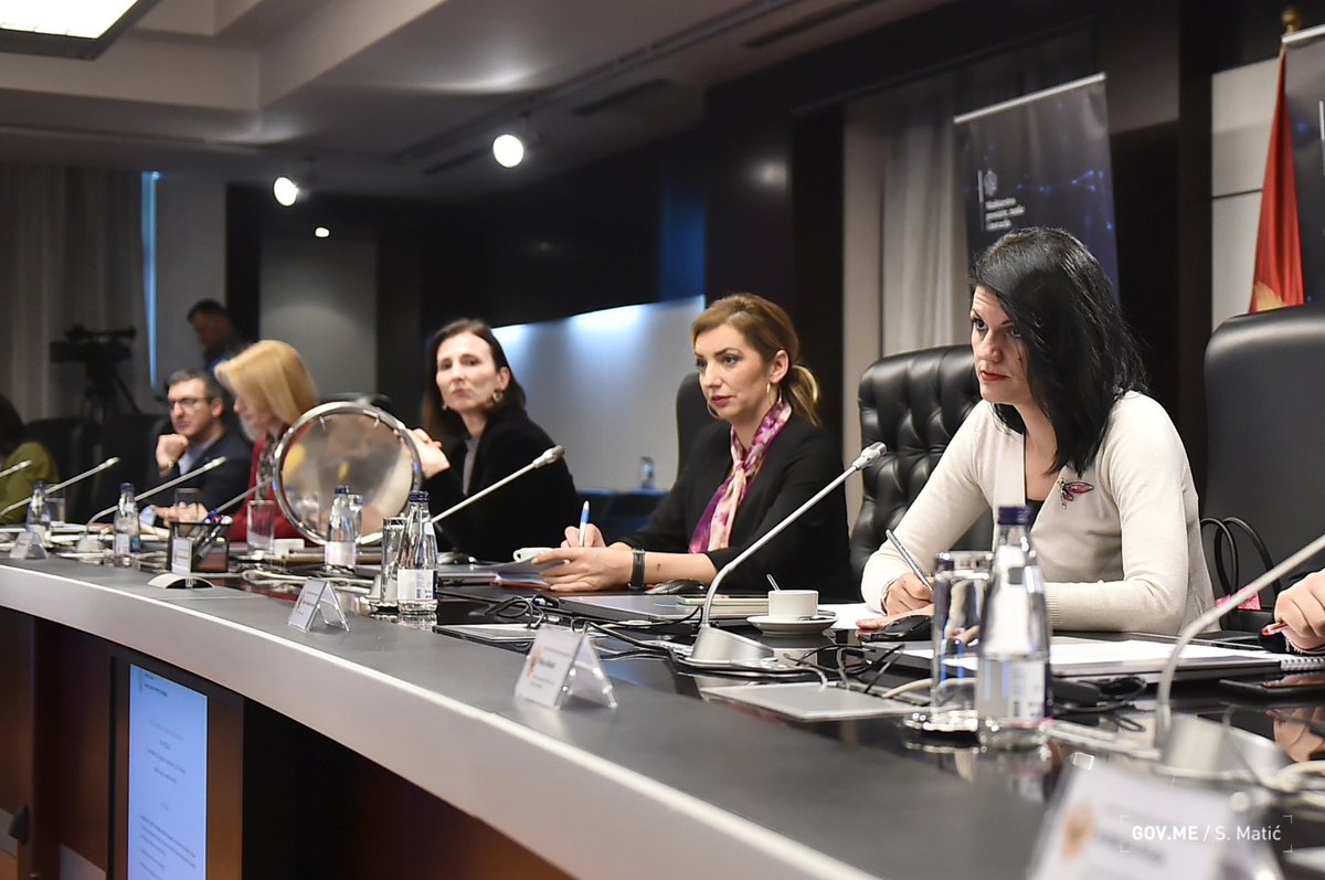 Ministarka prosvjete, nauke i inovacija, prof. dr Anđela Jakšić-Stojanović, predsjedavala je konstitutivnom sjednicom novog saziva Savjeta za inovacije i pametnu specijalizaciju.